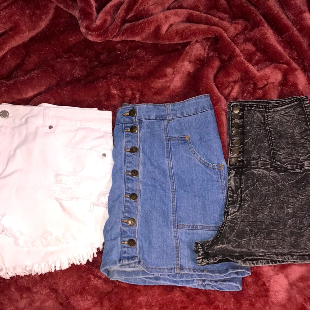2 Shorts 1 Skirt